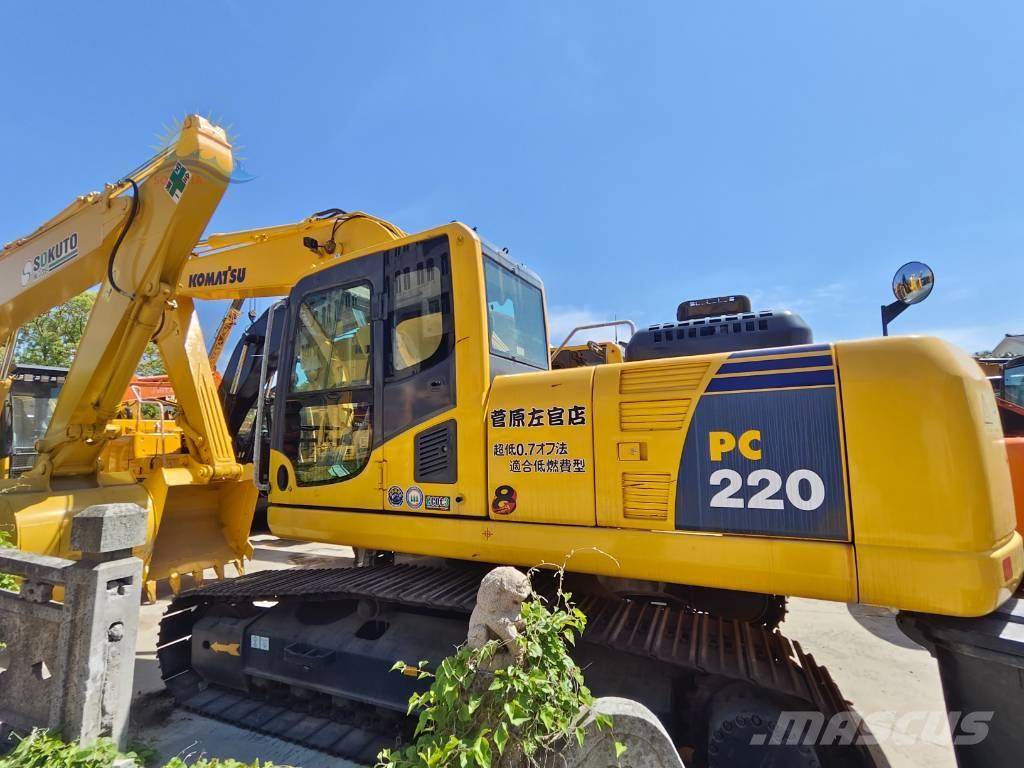 Komatsu PC 220-8 حفارات زحافة