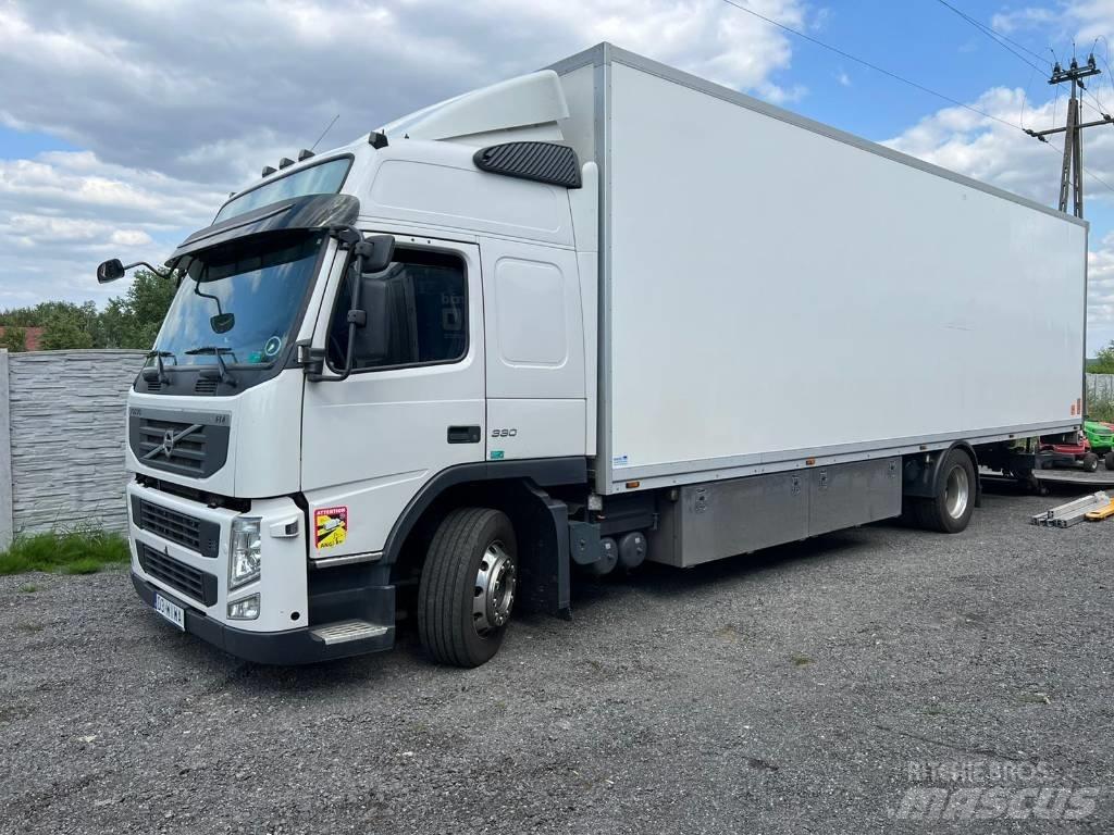 Volvo FM 330 شاحنات ذات هيكل صندوقي