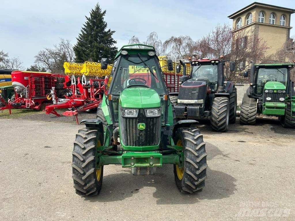 John Deere 5085 M الجرارات