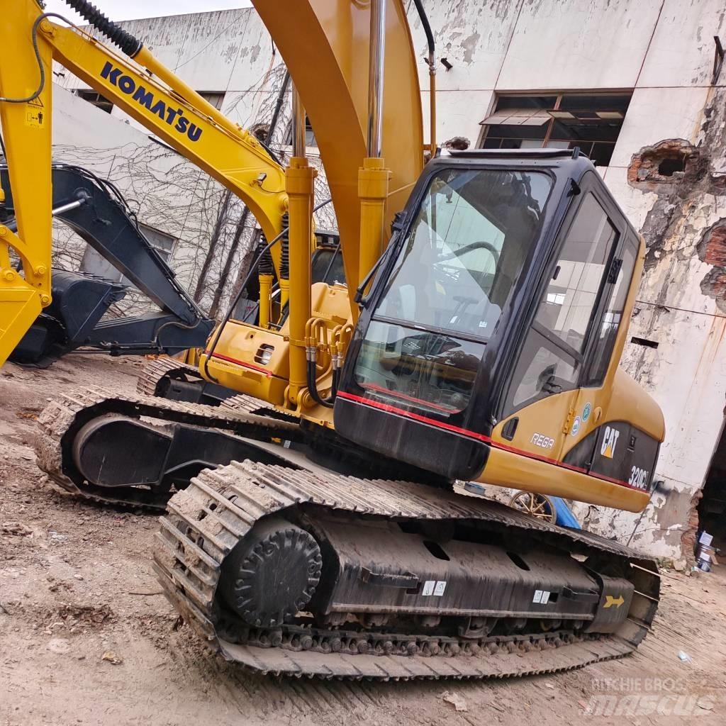 CAT 320 C L حفارات زحافة