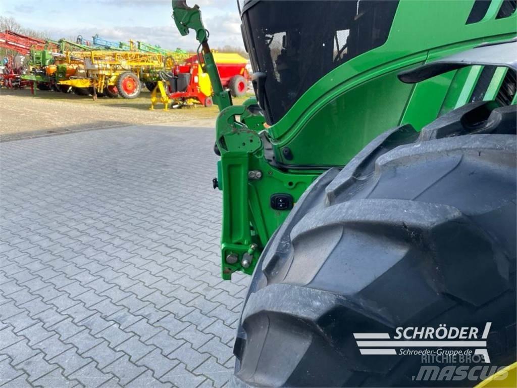 John Deere 6175 R الجرارات