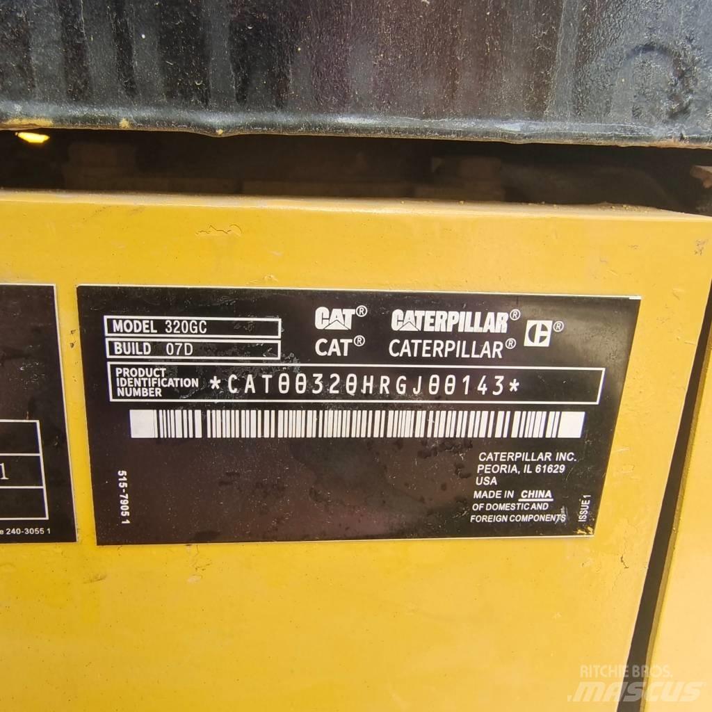 CAT 320 GC حفارات زحافة