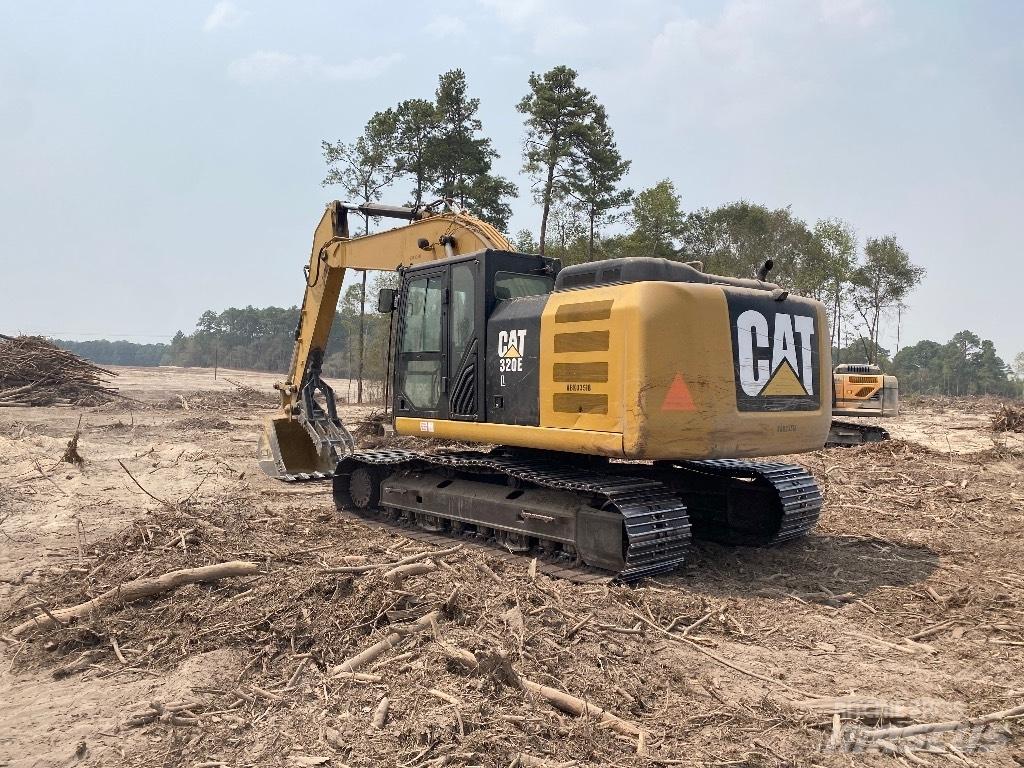 CAT 320 EL حفارات زحافة