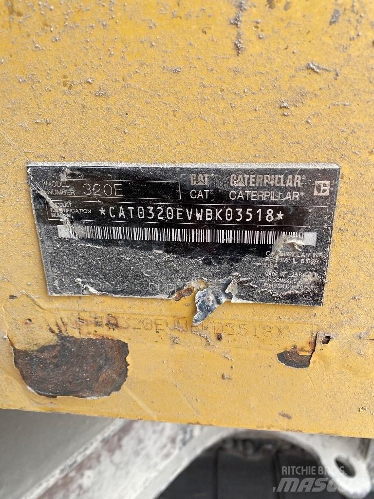 CAT 320 EL حفارات زحافة