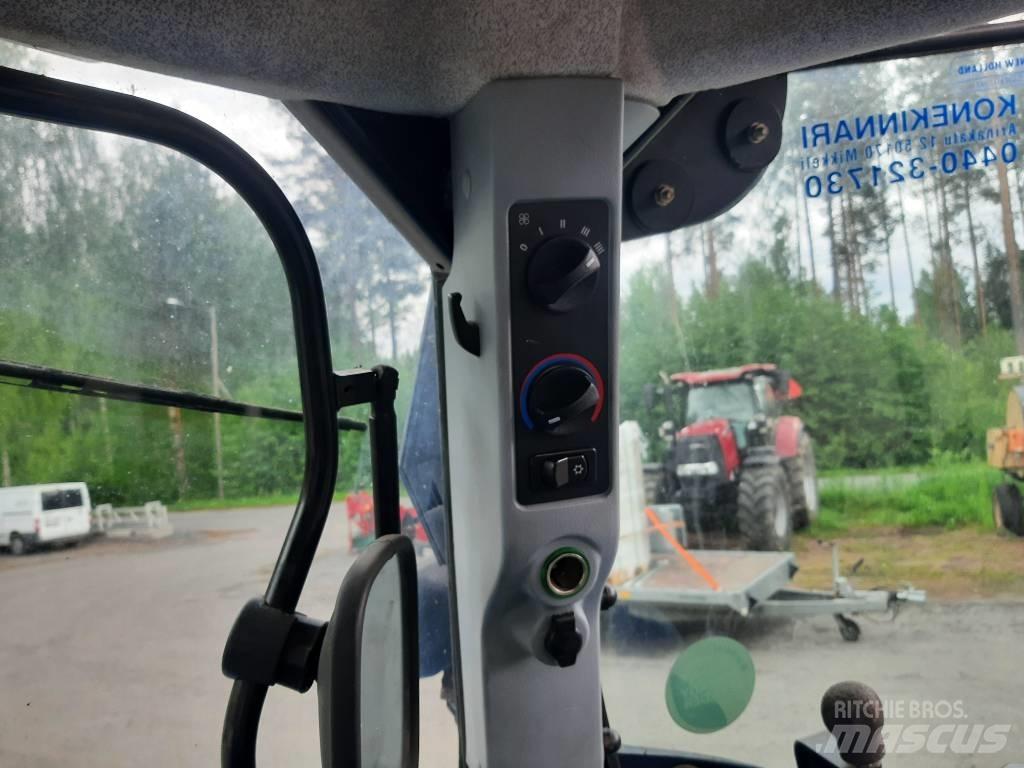 New Holland T6020 EC الجرارات