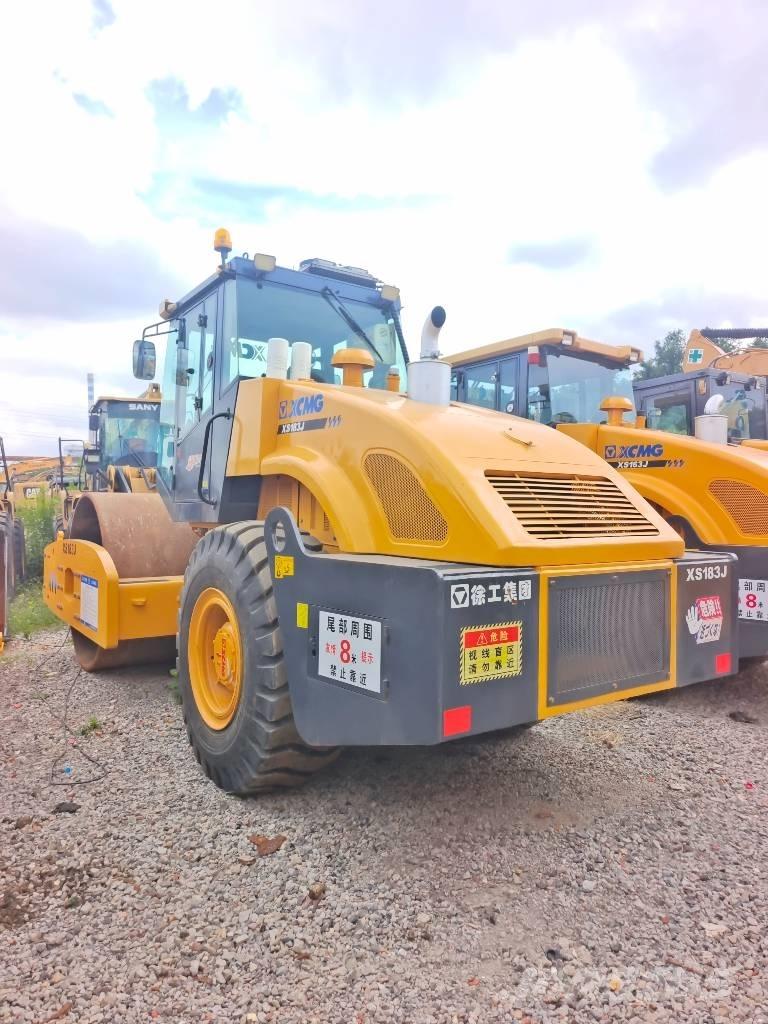 XCMG XS183J مداحل أحادية الأسطوانة