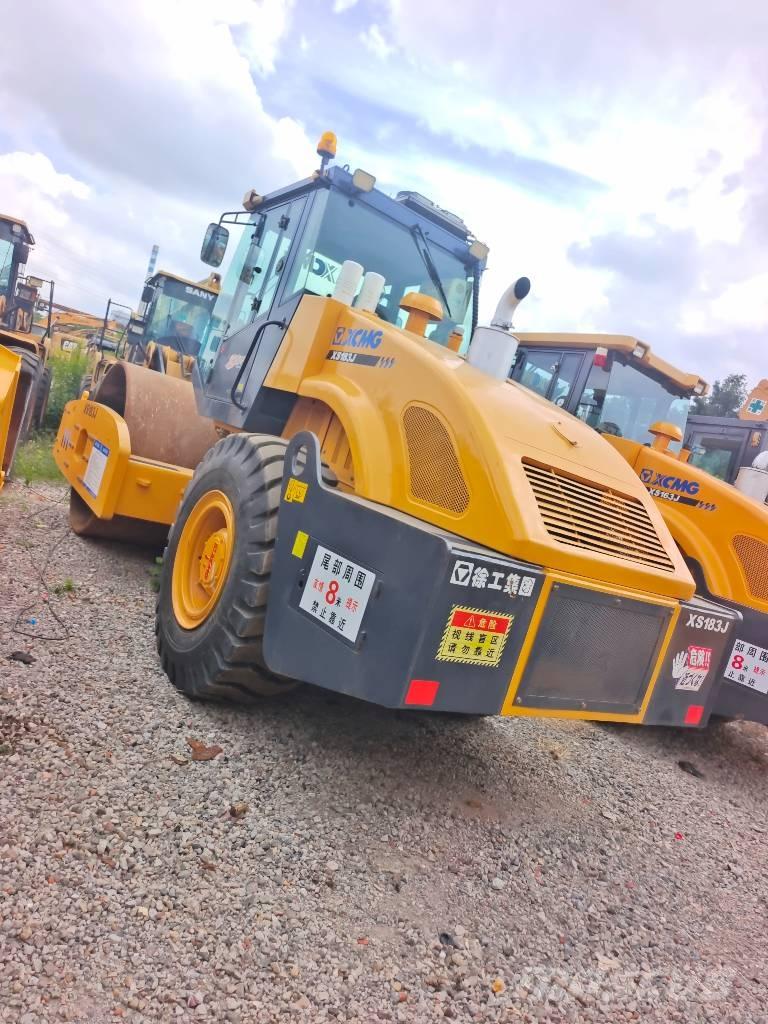 XCMG XS183J مداحل أحادية الأسطوانة
