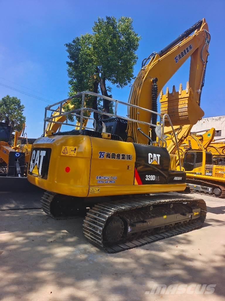 CAT 320D2L حفارات زحافة
