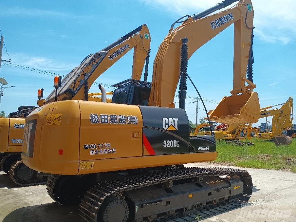 CAT 320D2 حفارات زحافة