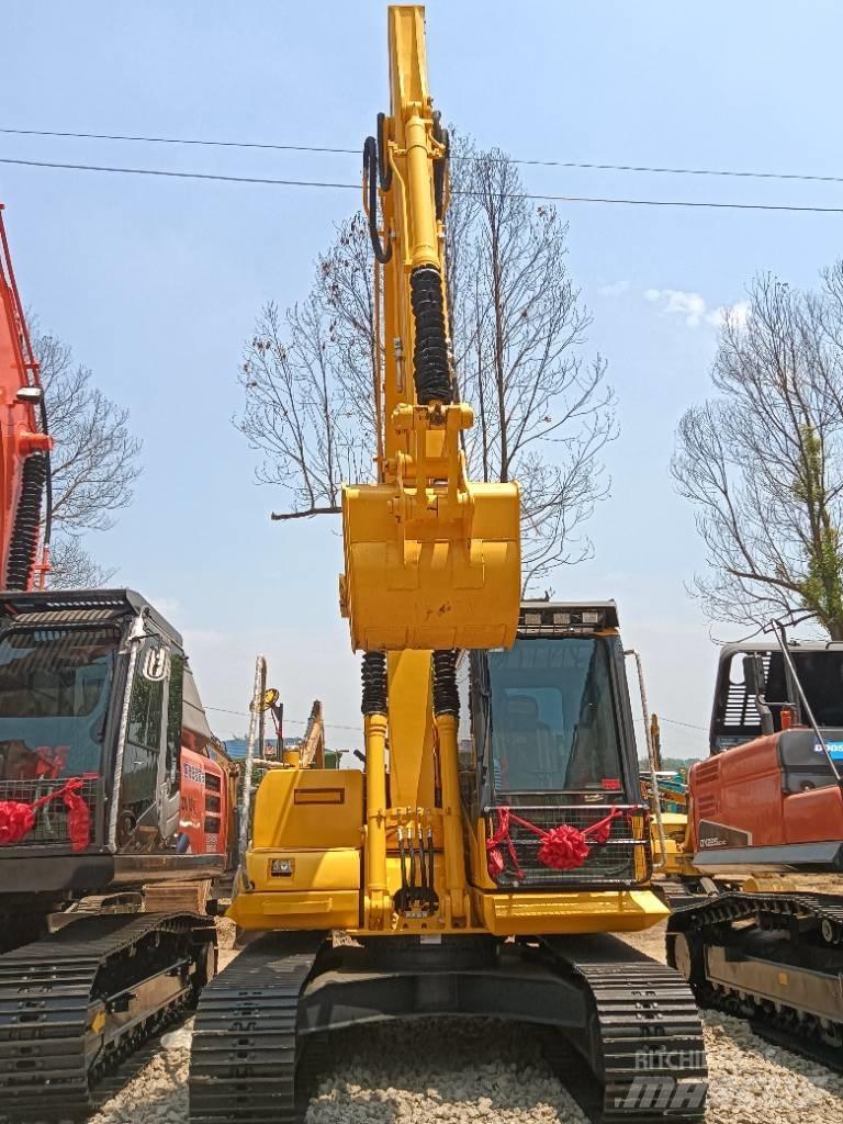 Komatsu pc130 حفارات زحافة