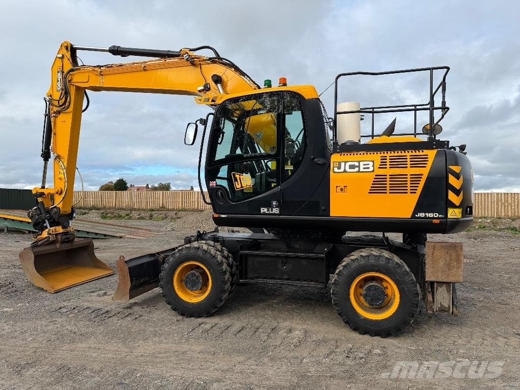 JCB JS 160 W حفارات بعجل