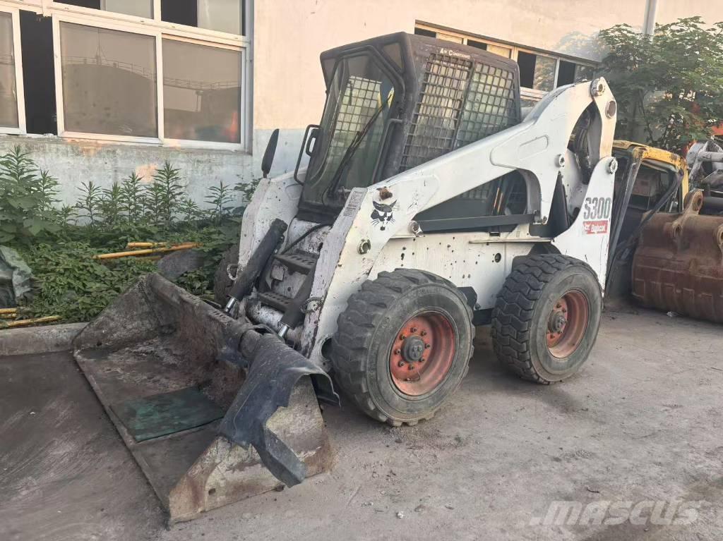 Bobcat S 300 لوادر انزلاقية التوجيه