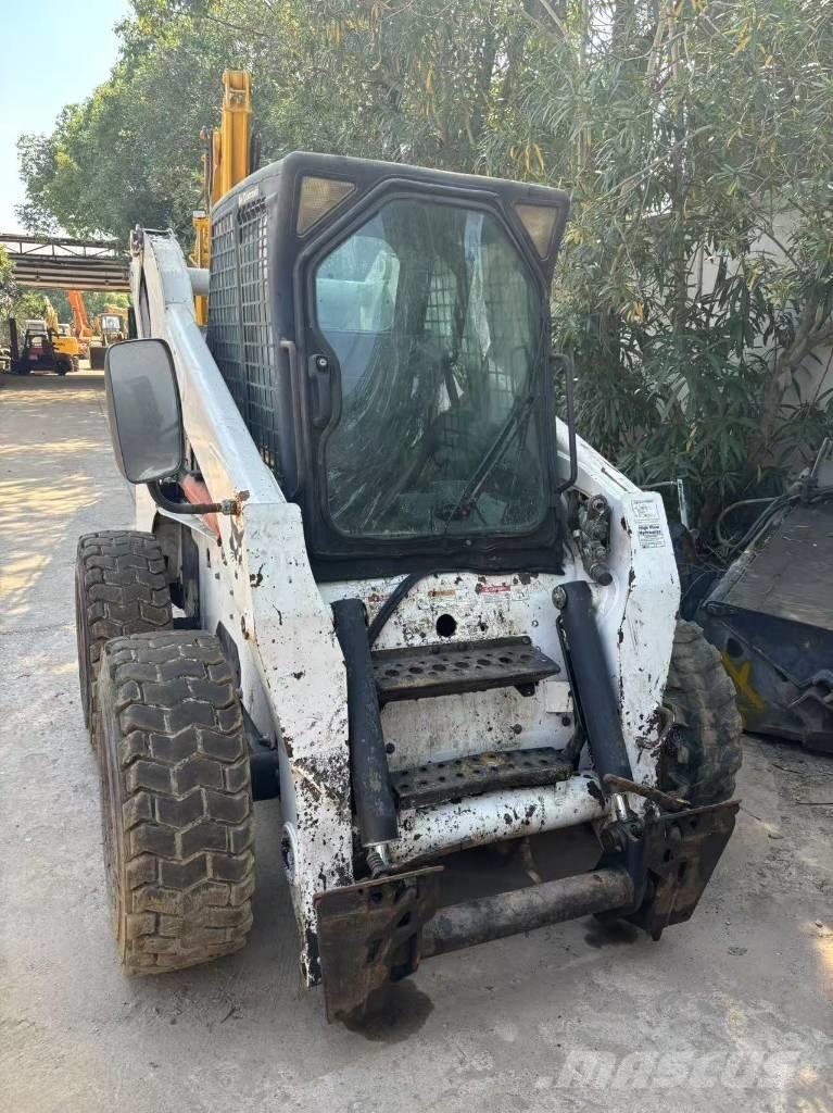 Bobcat S 300 لوادر انزلاقية التوجيه