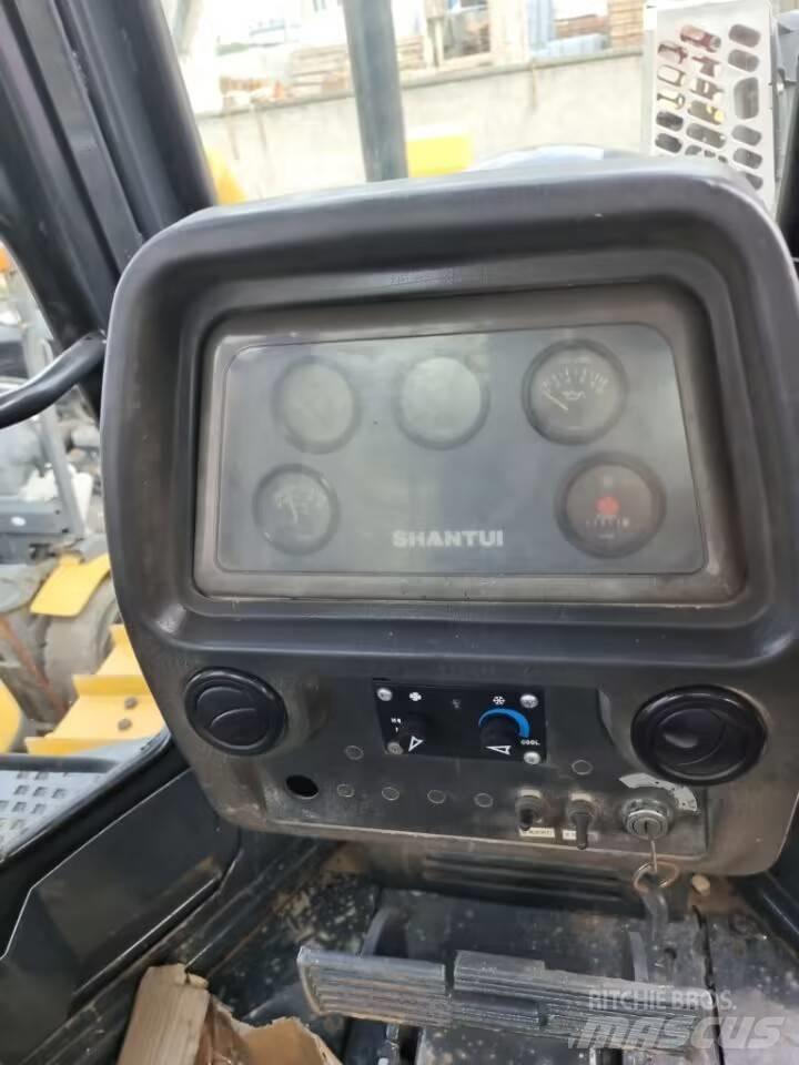 Shantui SD 22 بلدوزرات مجنزرة