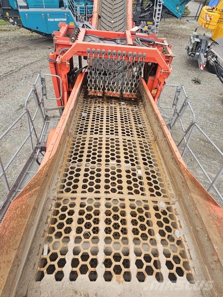 Terex Finlay 883+ أجهزة فحص متنقلة