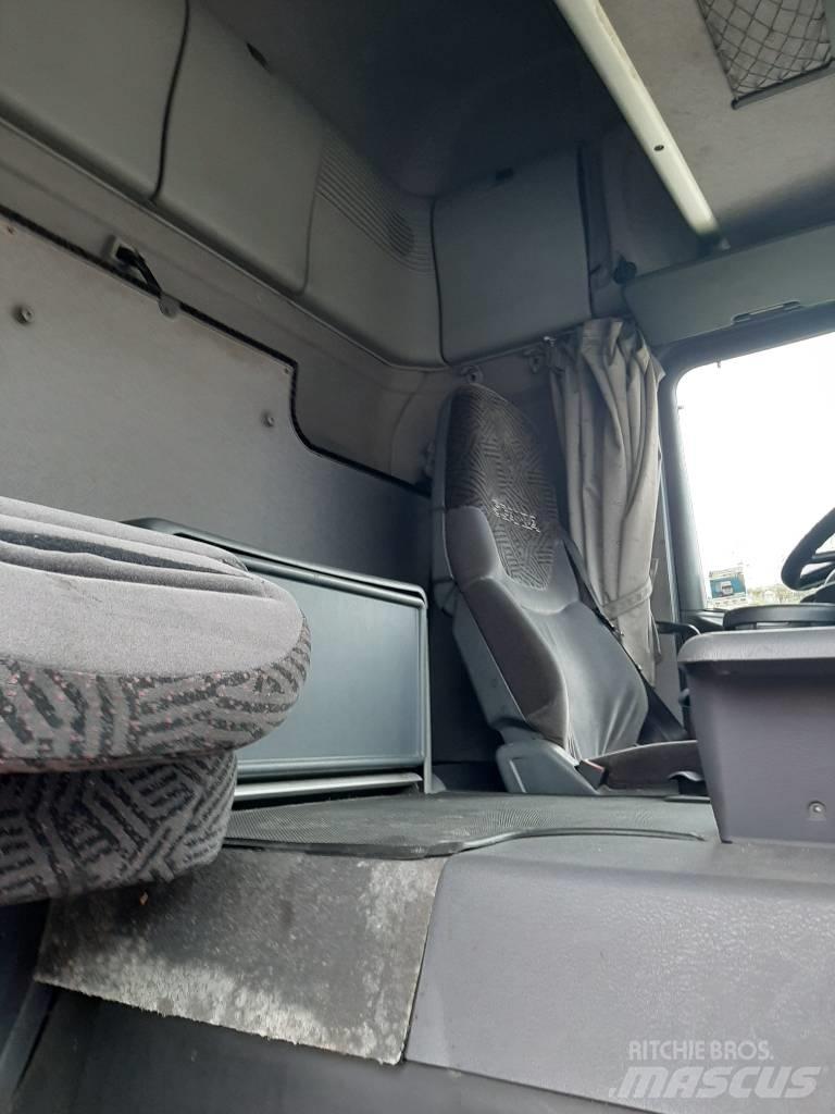 Scania R 124 شاحنات بغطاء جانبي