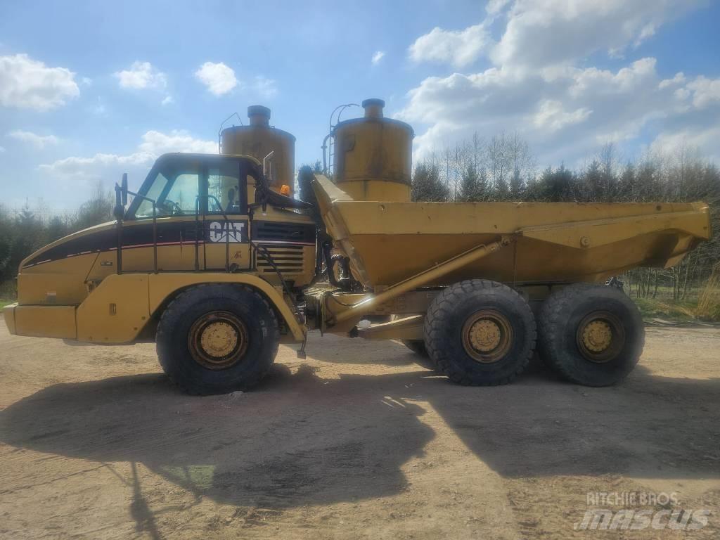 CAT 725 ساحبات مفصلية