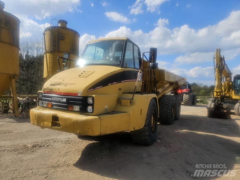 CAT 725 ساحبات مفصلية