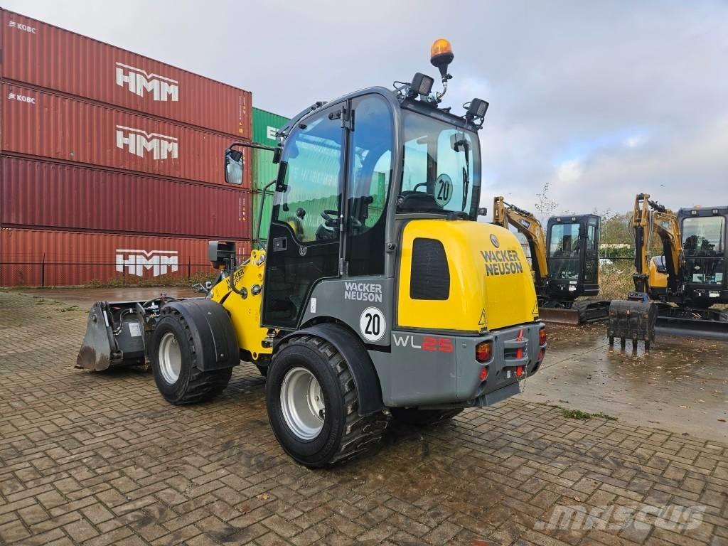 Wacker Neuson WL 25 لوادر بعجل