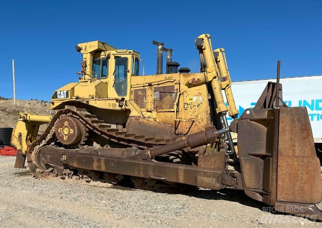 CAT D 11 N بلدوزرات مجنزرة