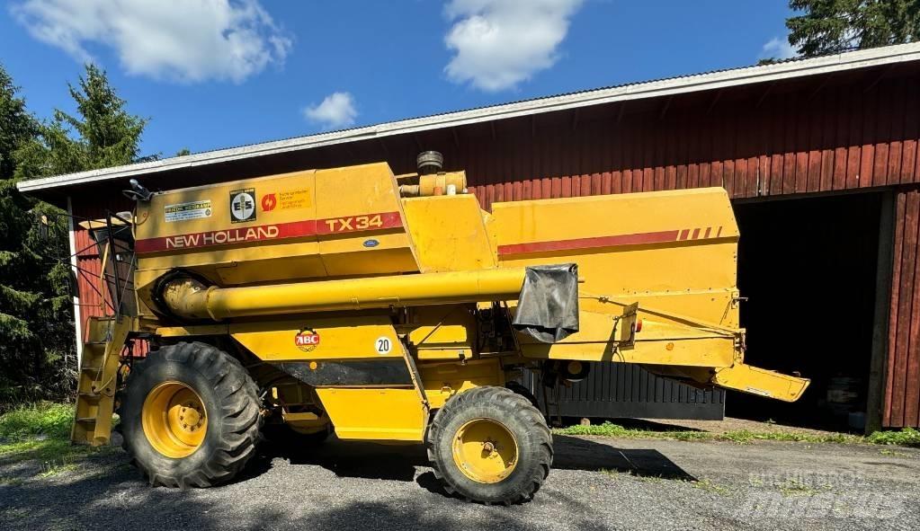 New Holland TX 34 حصادات
