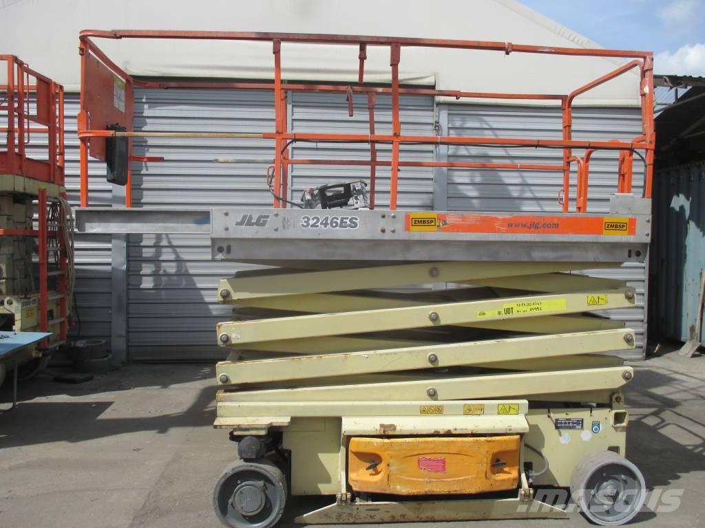 JLG 3246 ES رافعات مقصية الشكل