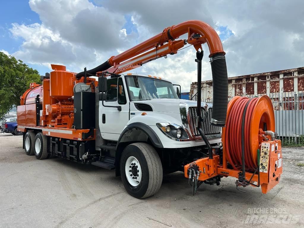 International 7400 شاحنات مزدوجة / خلخلة