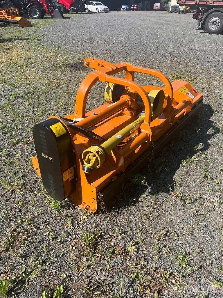 Berti EKR-S 250 جزازات وأغطية المراعي