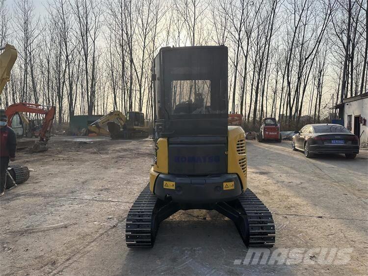 Komatsu PC35MR-2 حفارات زحافة