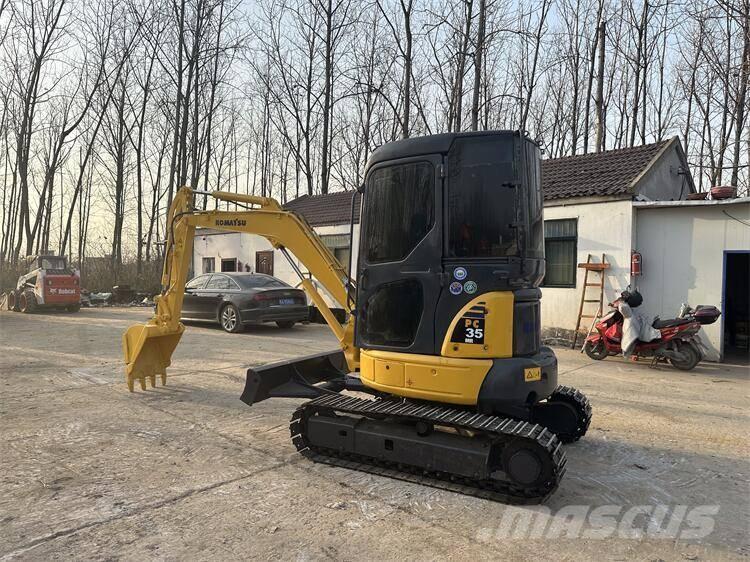 Komatsu PC35MR-2 حفارات زحافة