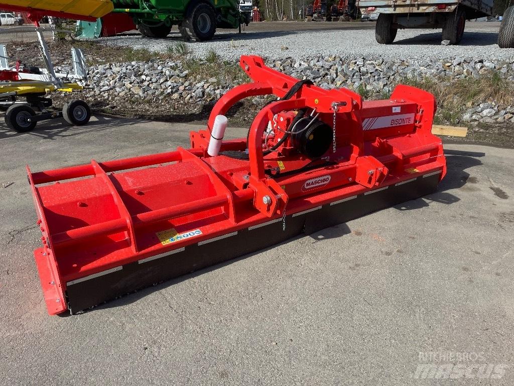 Maschio Bisonte 300 جزازات