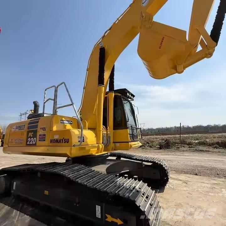 Komatsu PC 220 LC-8 حفارات زحافة
