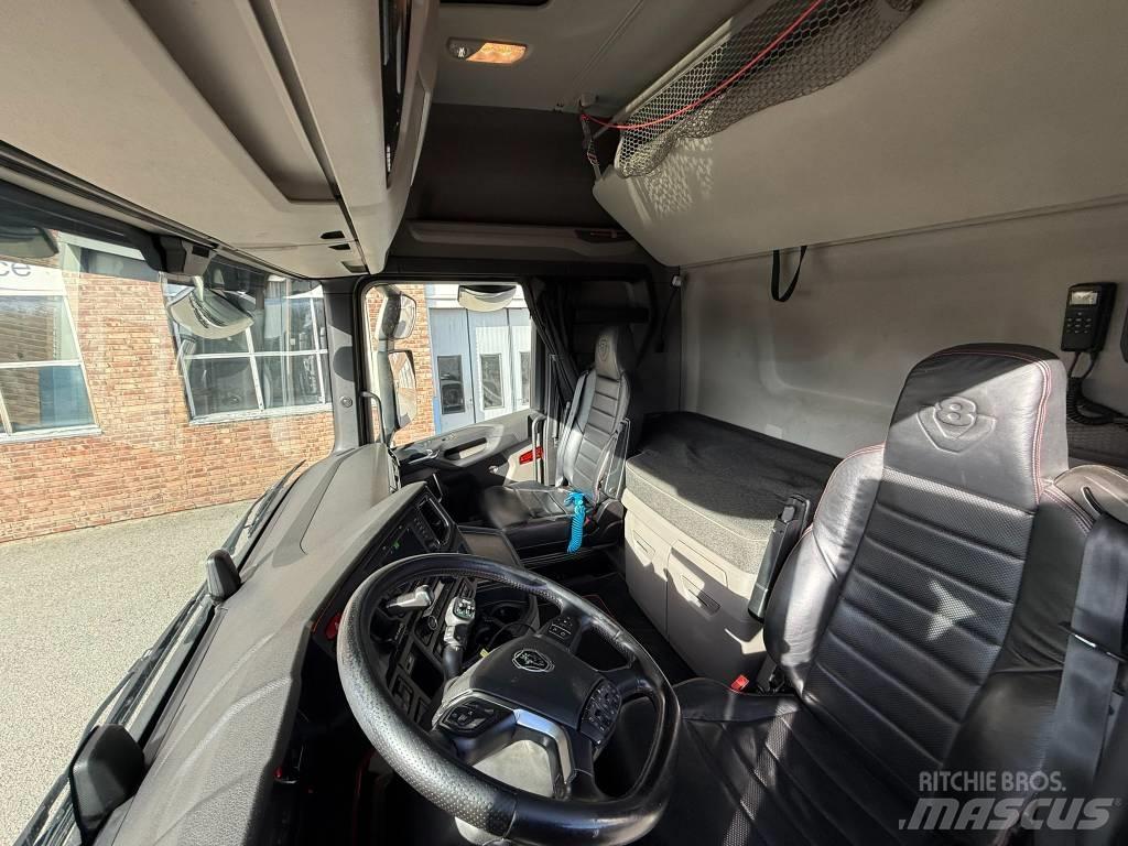 Scania S 590 وحدات الجر
