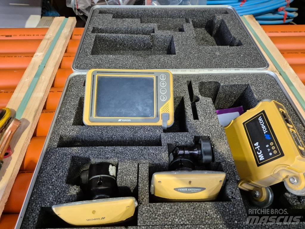 Komatsu PC210 LC-11 حفارات زحافة