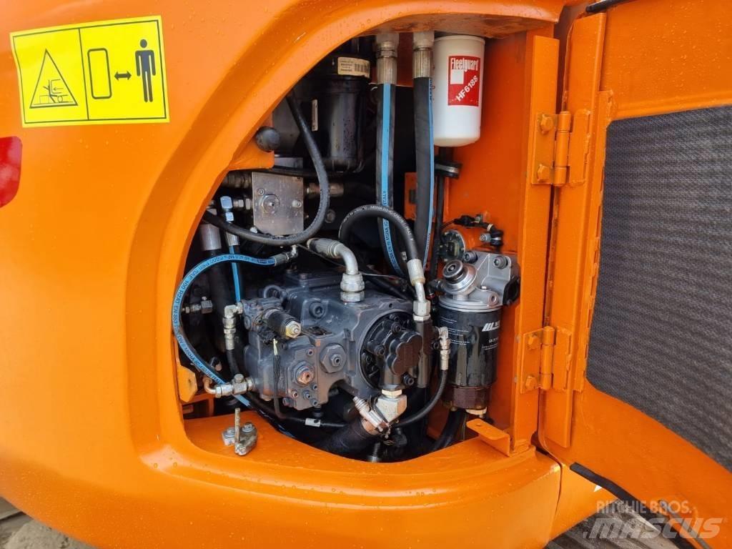 Doosan DX 140 LC-3 حفارات زحافة