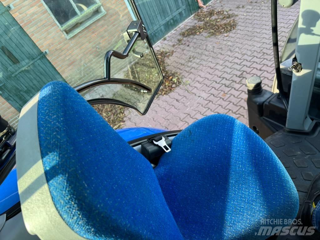 New Holland T7.200 الجرارات