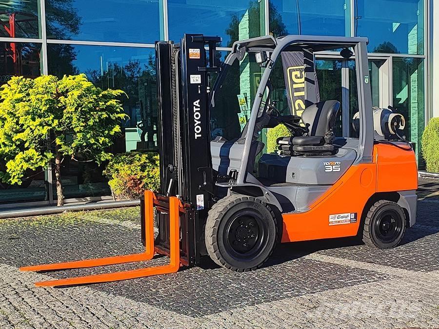 Toyota 02-8FGJF35 شاحنات LPG