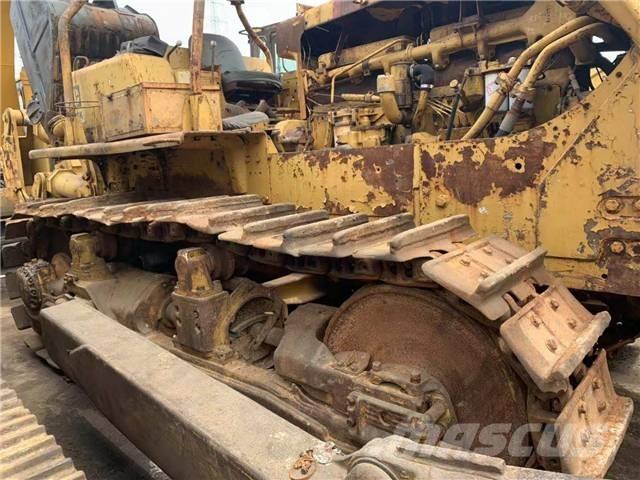 CAT D 8 K بلدوزرات مجنزرة