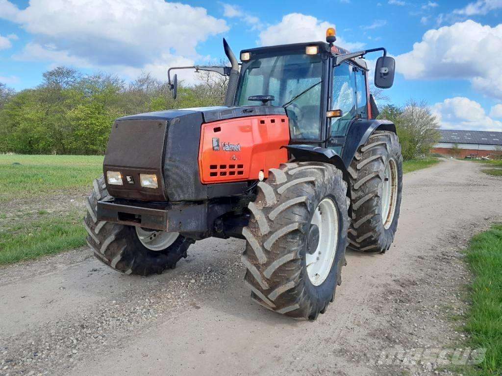 Valmet 8450 Mega الجرارات
