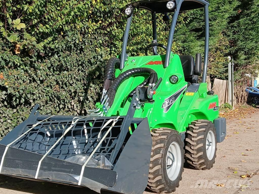 Avant 423 لوادر متعددة الأغراض