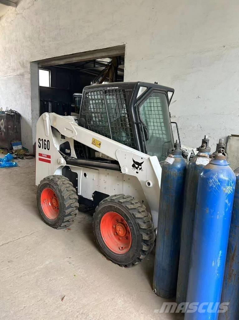 Bobcat S 160 لوادر انزلاقية التوجيه