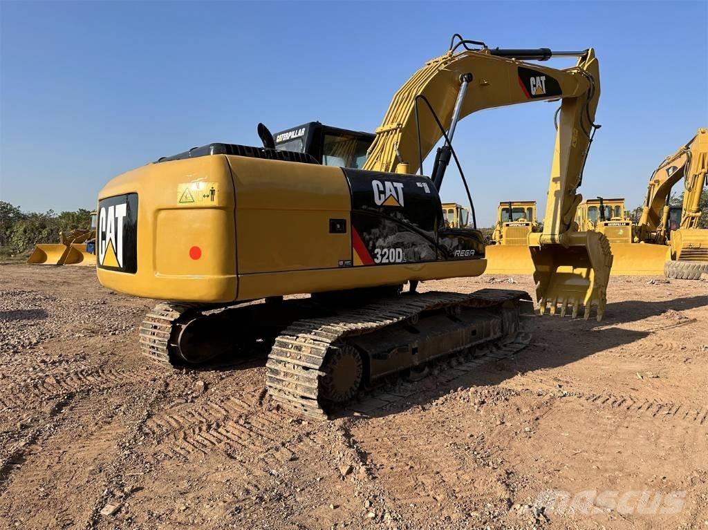 CAT 320DL حفارات زحافة