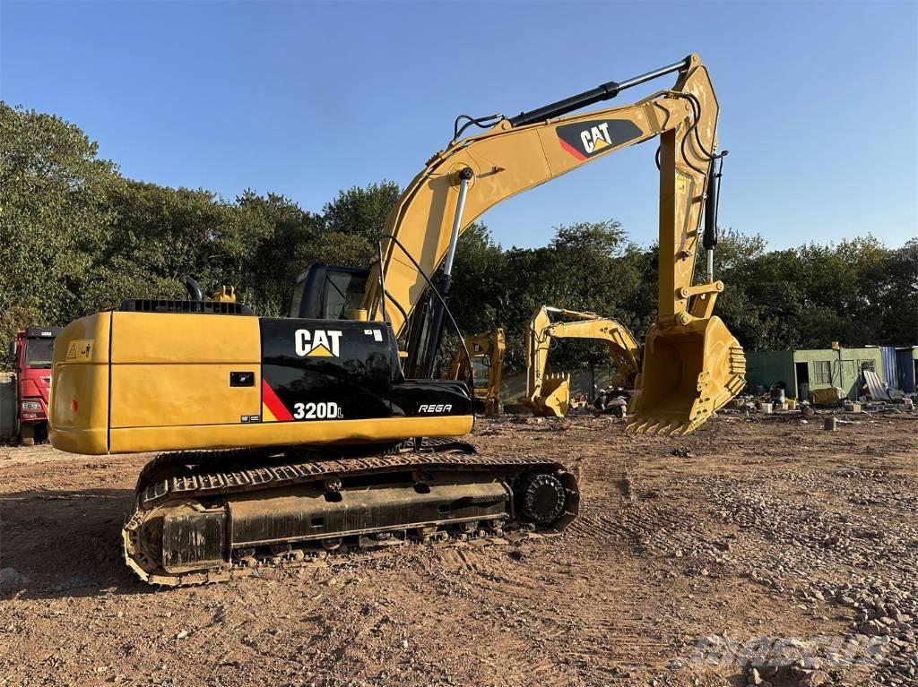 CAT 320DL حفارات زحافة