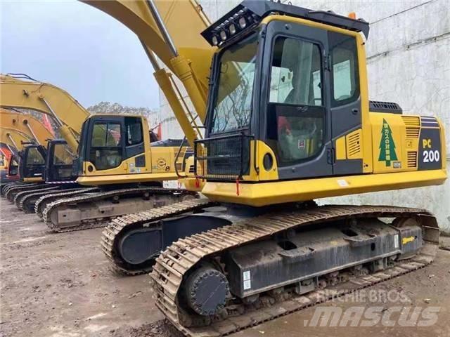 Komatsu PC 200-8 حفارات زحافة