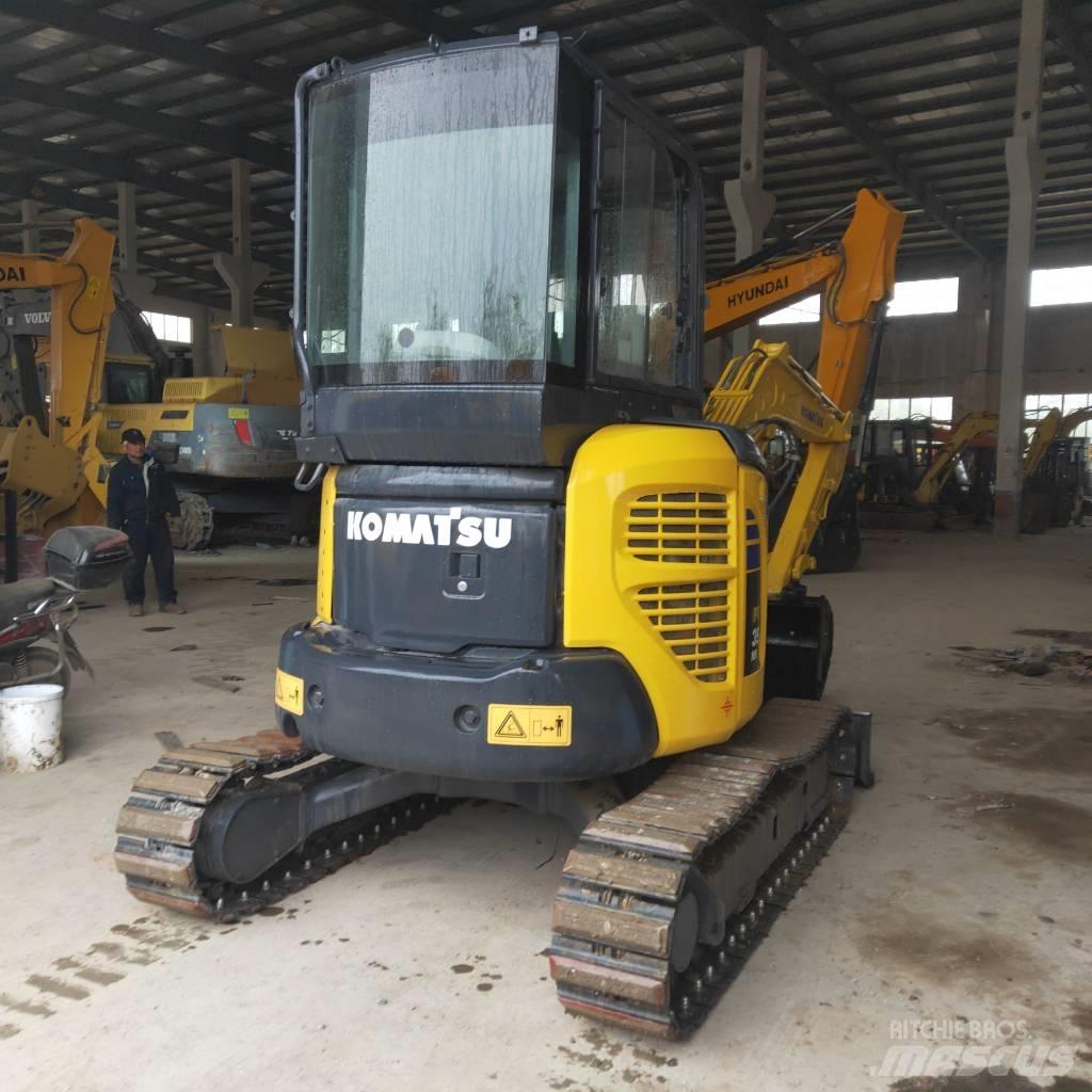 Komatsu PC 30 MRX-2 حفارات زحافة