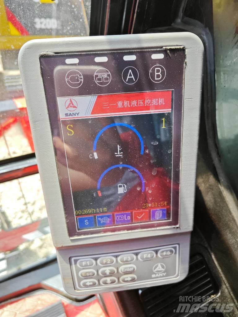 Sany SY 215 C حفارات زحافة