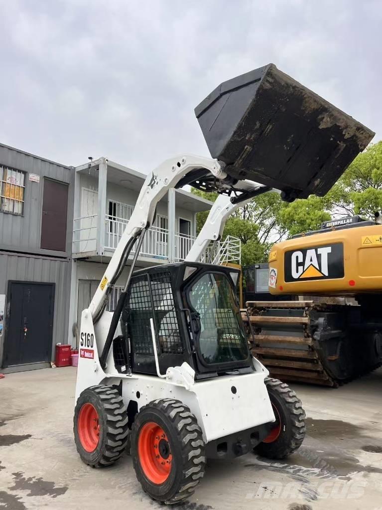 Bobcat S 160 لوادر انزلاقية التوجيه