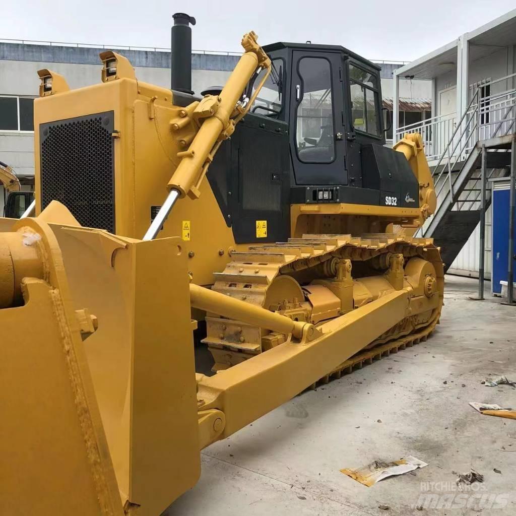 Shantui SD 32 D بلدوزرات مجنزرة