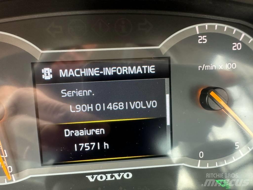 Volvo L 90 H لوادر بعجل