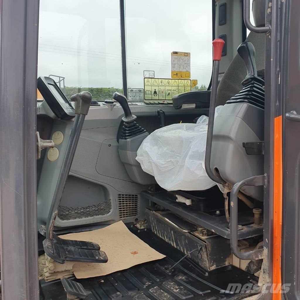 Doosan DX 85 R-3 حفارات وسط 7 طن - 12 طن